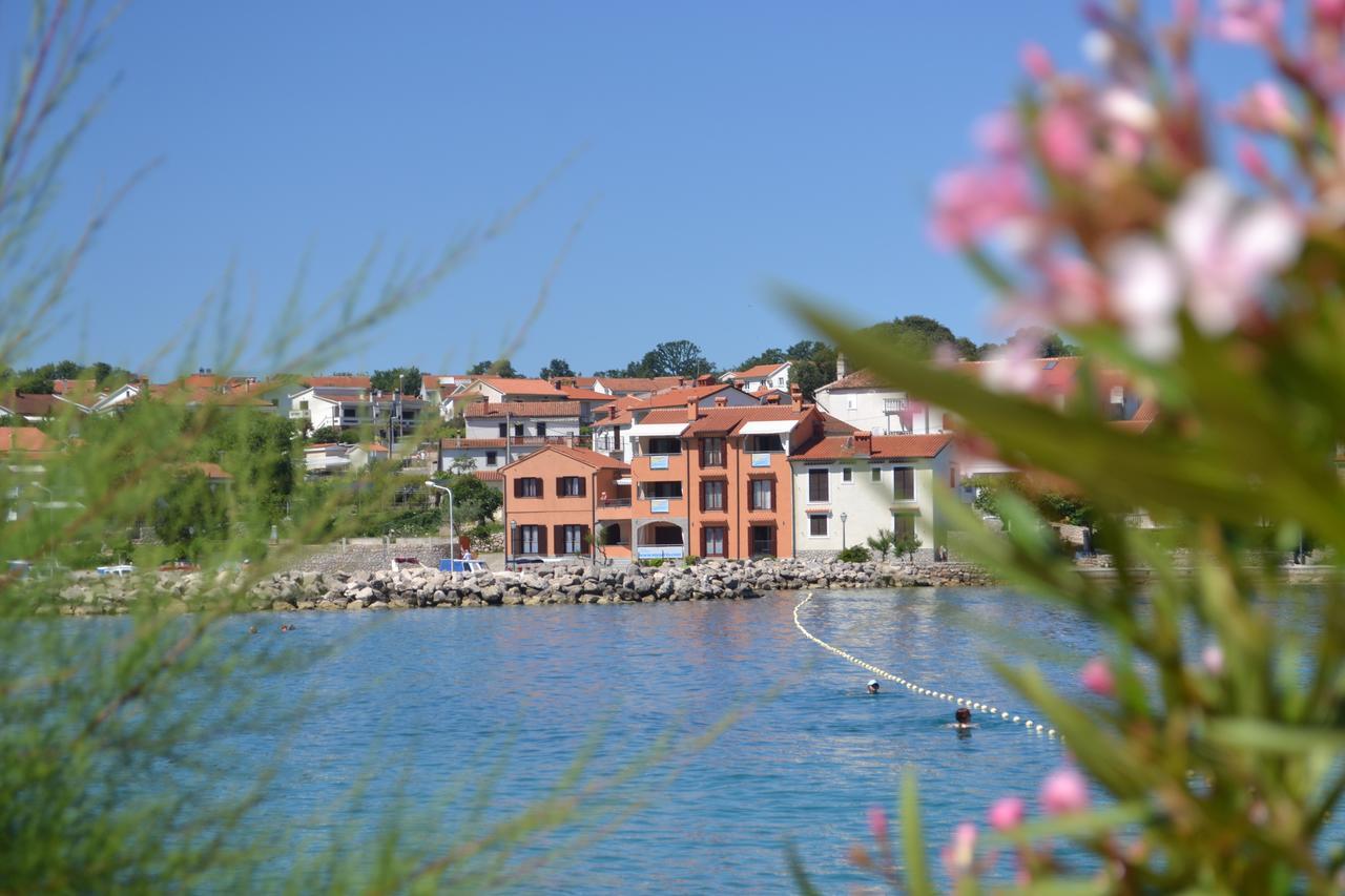 Apartments Myadria Malinska Kültér fotó