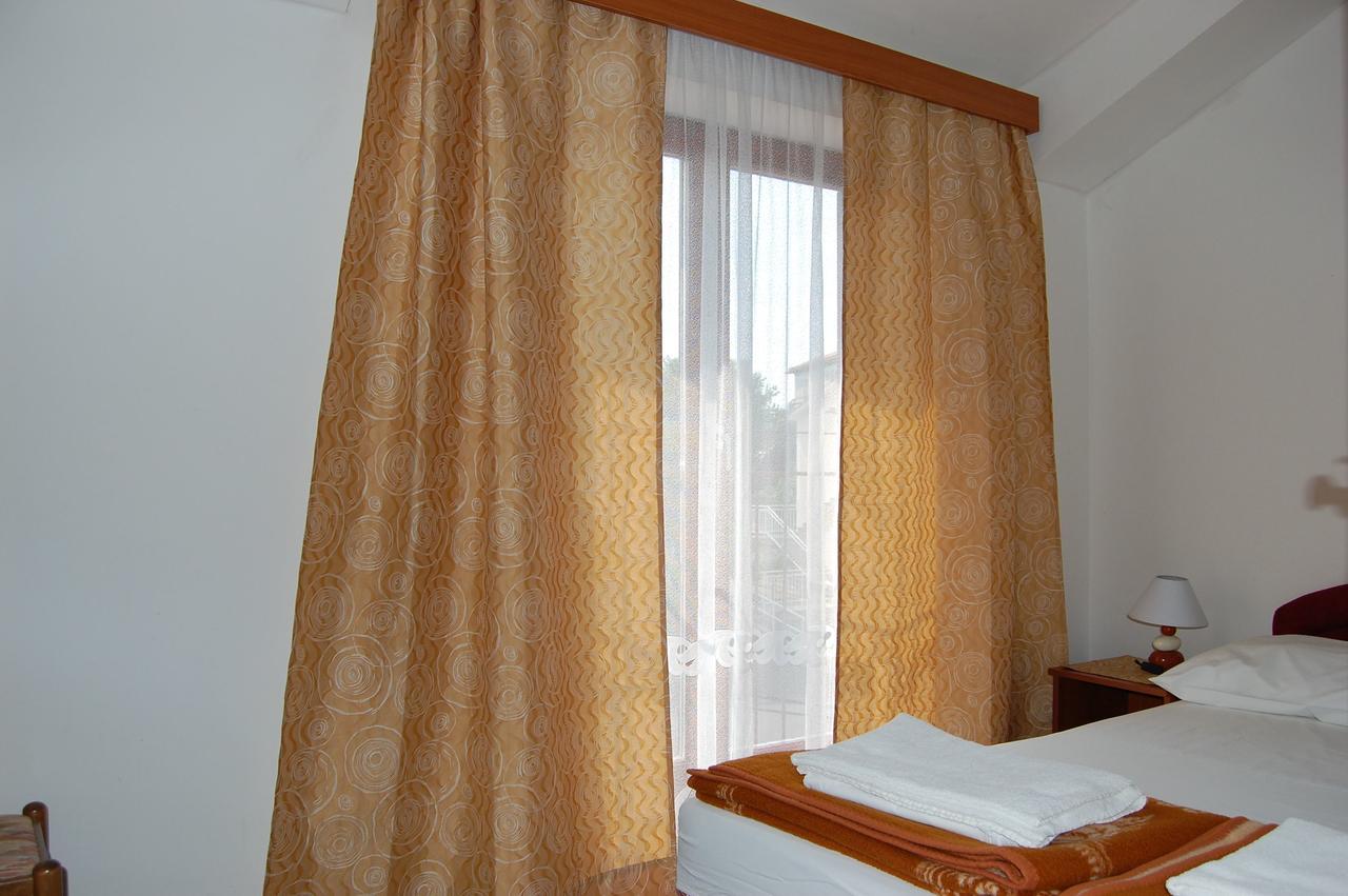 Apartments Myadria Malinska Kültér fotó