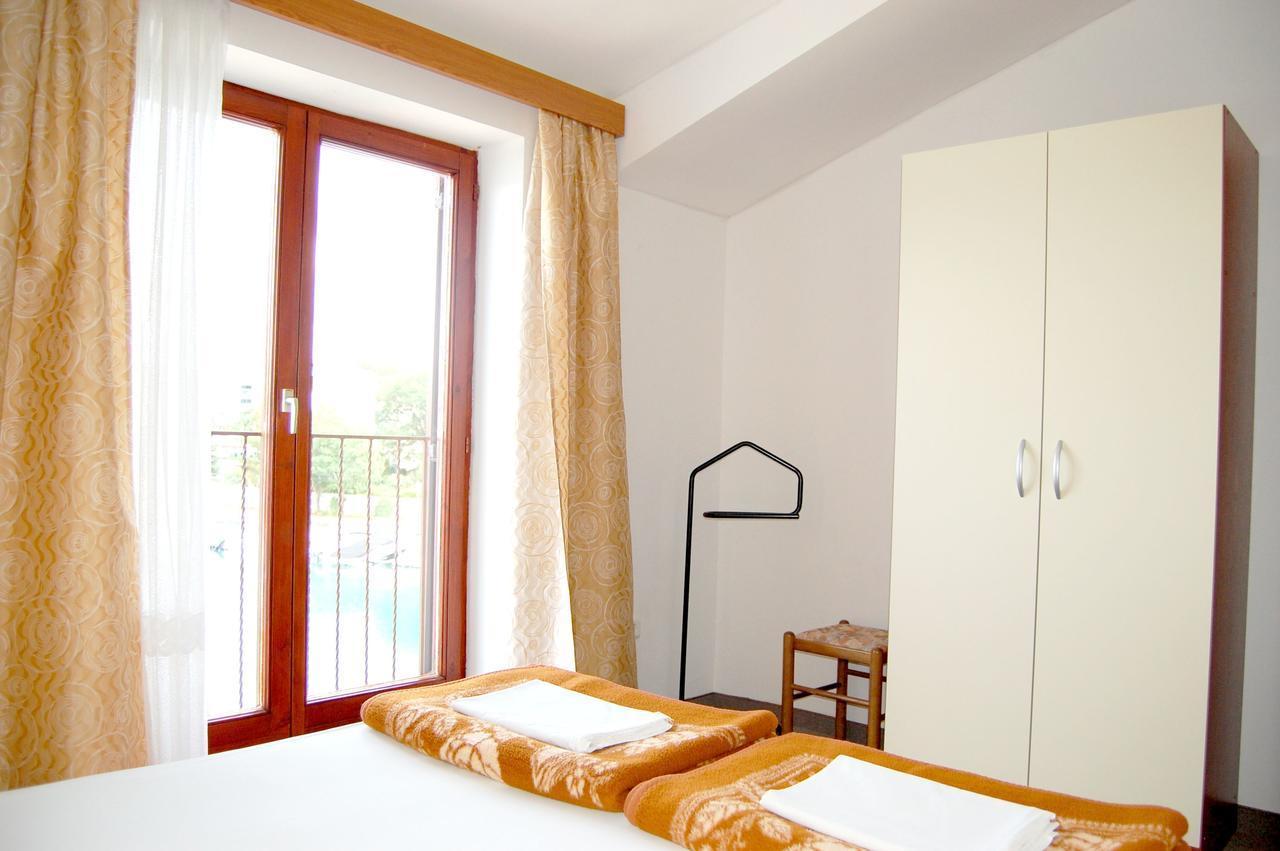 Apartments Myadria Malinska Kültér fotó
