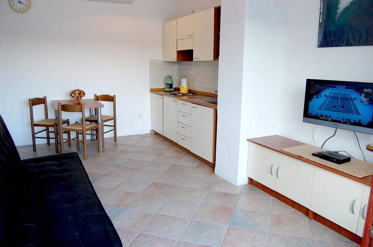 Apartments Myadria Malinska Kültér fotó