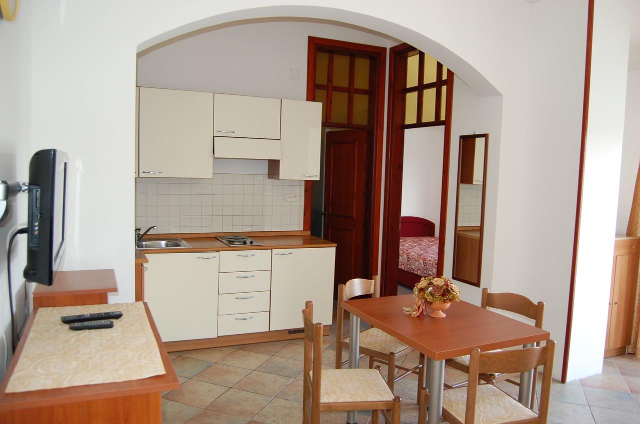 Apartments Myadria Malinska Kültér fotó
