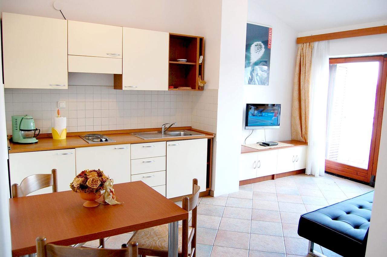 Apartments Myadria Malinska Kültér fotó